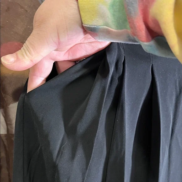 Women's Black Wide-Leg Pleated Trousers - Picture 4 of 16